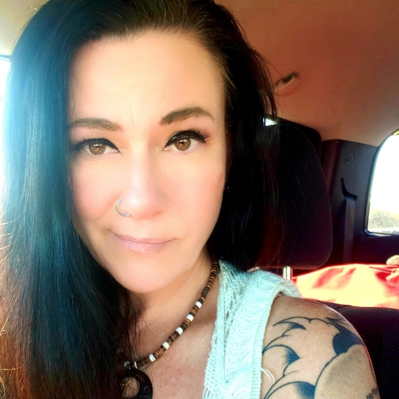 Meet your Posher, Angela - Picture 1 of 1